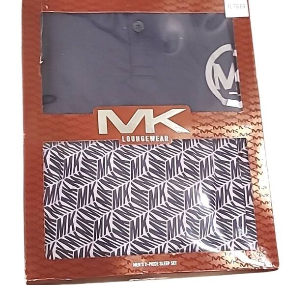 Michael Kors Logo Boxed Loungewear Gift Set - Picture 7 of 7